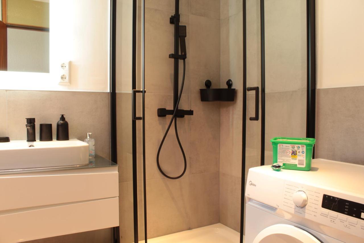 Zentral. Stylisch. Balkon & Parkplatz. Netflix Apartment Holzgerlingen Bagian luar foto