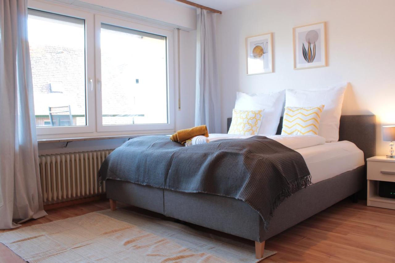 Zentral. Stylisch. Balkon & Parkplatz. Netflix Apartment Holzgerlingen Bagian luar foto